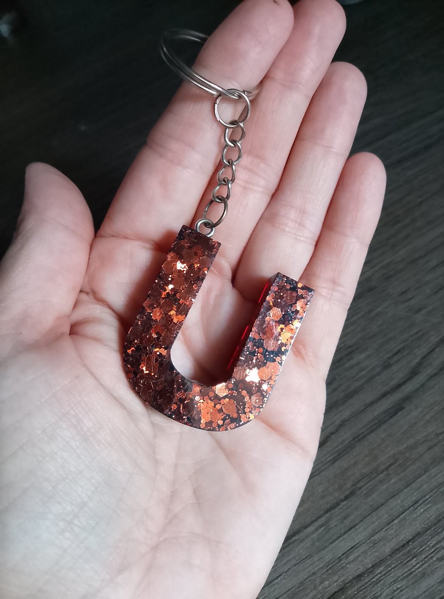 porte clé U marron