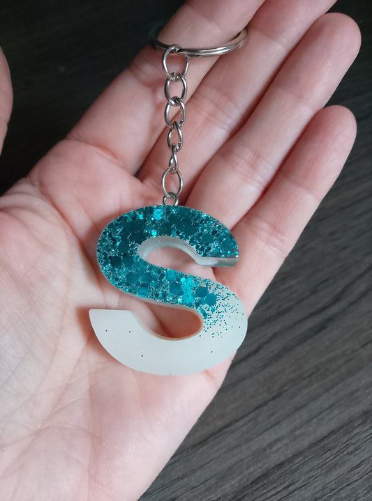 porte clé S blanc bleue