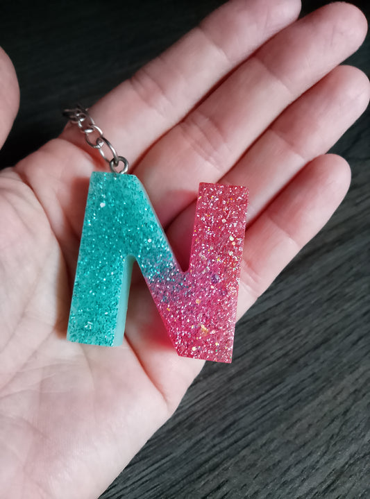 porte clé N rose et bleue