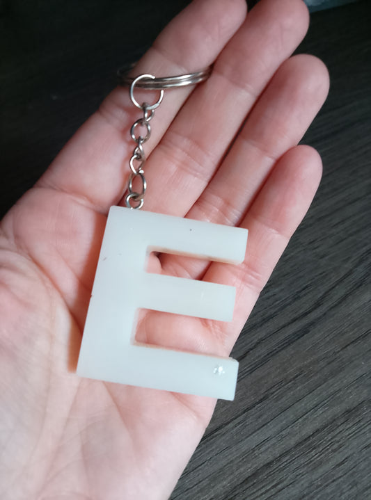 porte clé E blanc